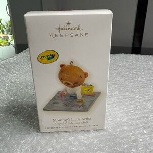 Hallmark “Mommy's Little Artist" with Crayola Sidewalk Chalk